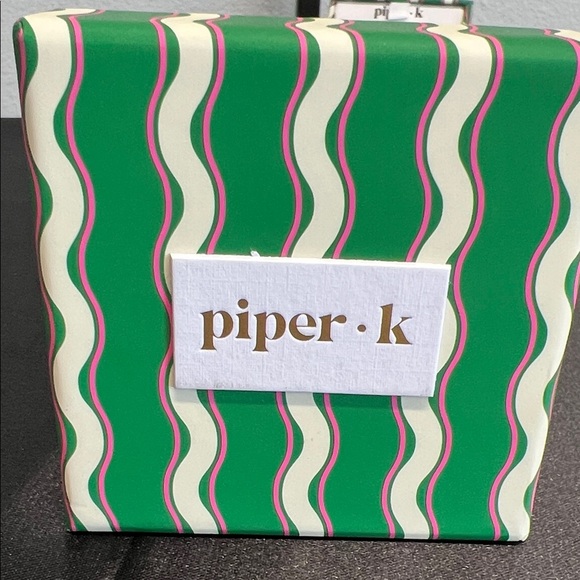 Piper K | Hoop Earrings ✨ - Picture 2 of 7